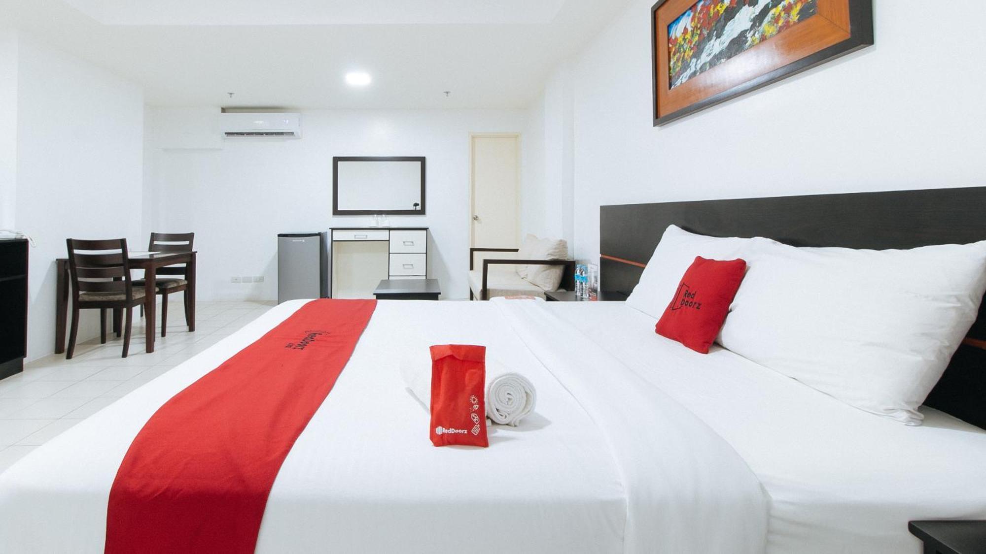 Reddoorz Plus At Evangelista Street Makati San Pedro Makati Eksteriør billede