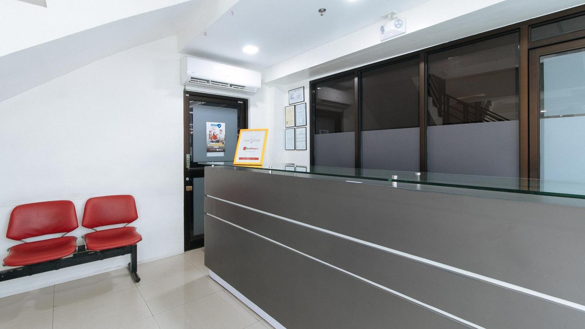 Reddoorz Plus At Evangelista Street Makati San Pedro Makati Eksteriør billede