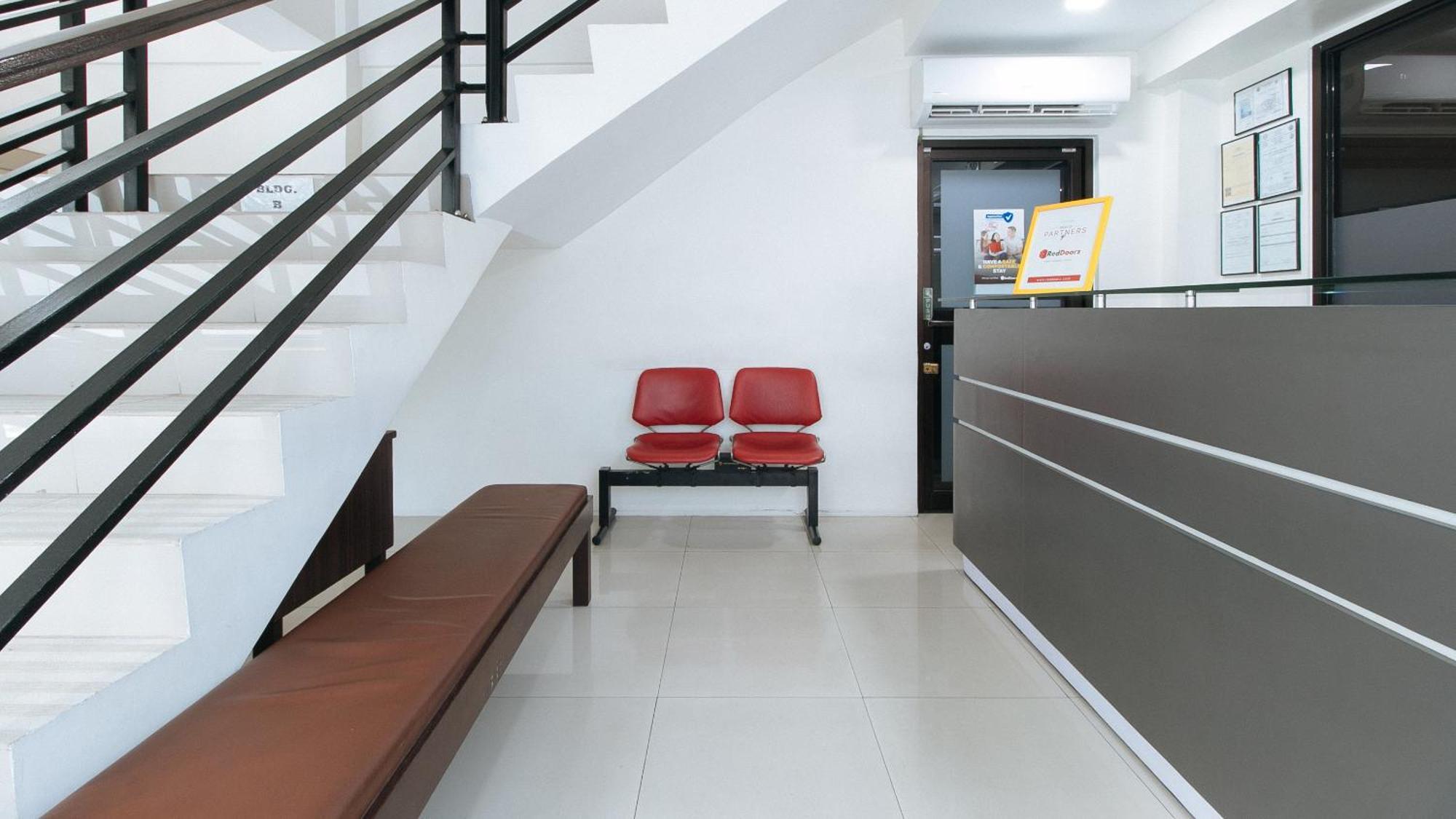 Reddoorz Plus At Evangelista Street Makati San Pedro Makati Eksteriør billede
